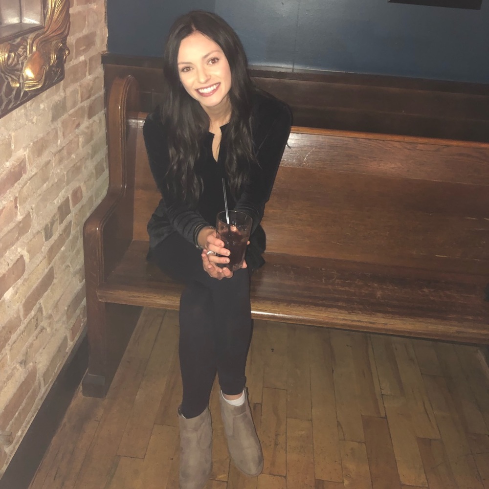 Meet your Posher, Kayla